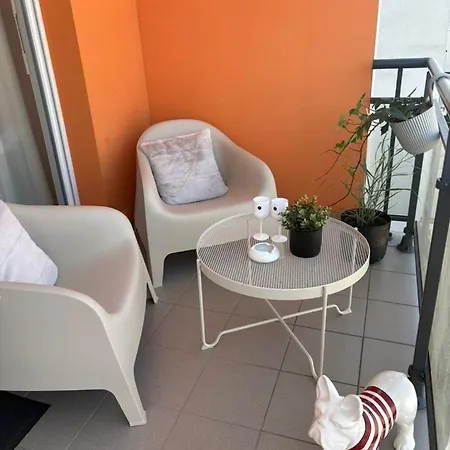 Bright 5 Min From Basel With Balcony & Free Private Parking Appartement Saint-Louis (Haut-Rhin)